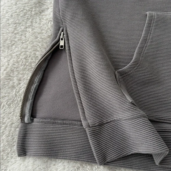 Peloton Gray Ribbed Pullover Hoodie Side Zip Split Hem Size M - Picture 10 of 13
